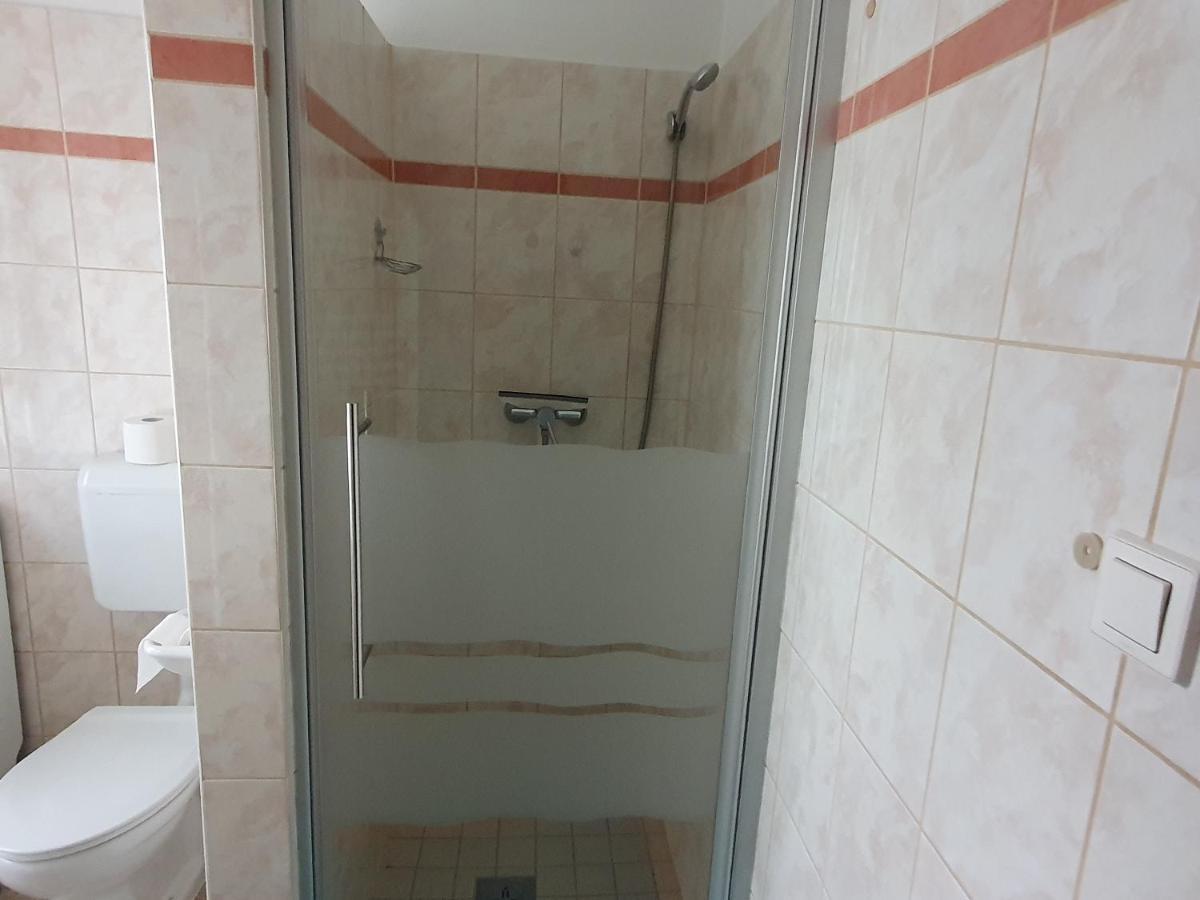 Nyil Apartman Wellnes Дебрецен Екстер'єр фото