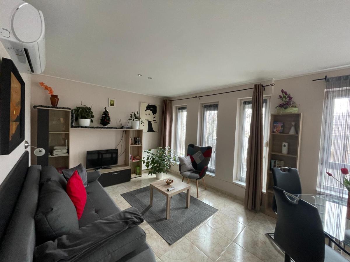 Nyil Apartman Wellnes Дебрецен Екстер'єр фото