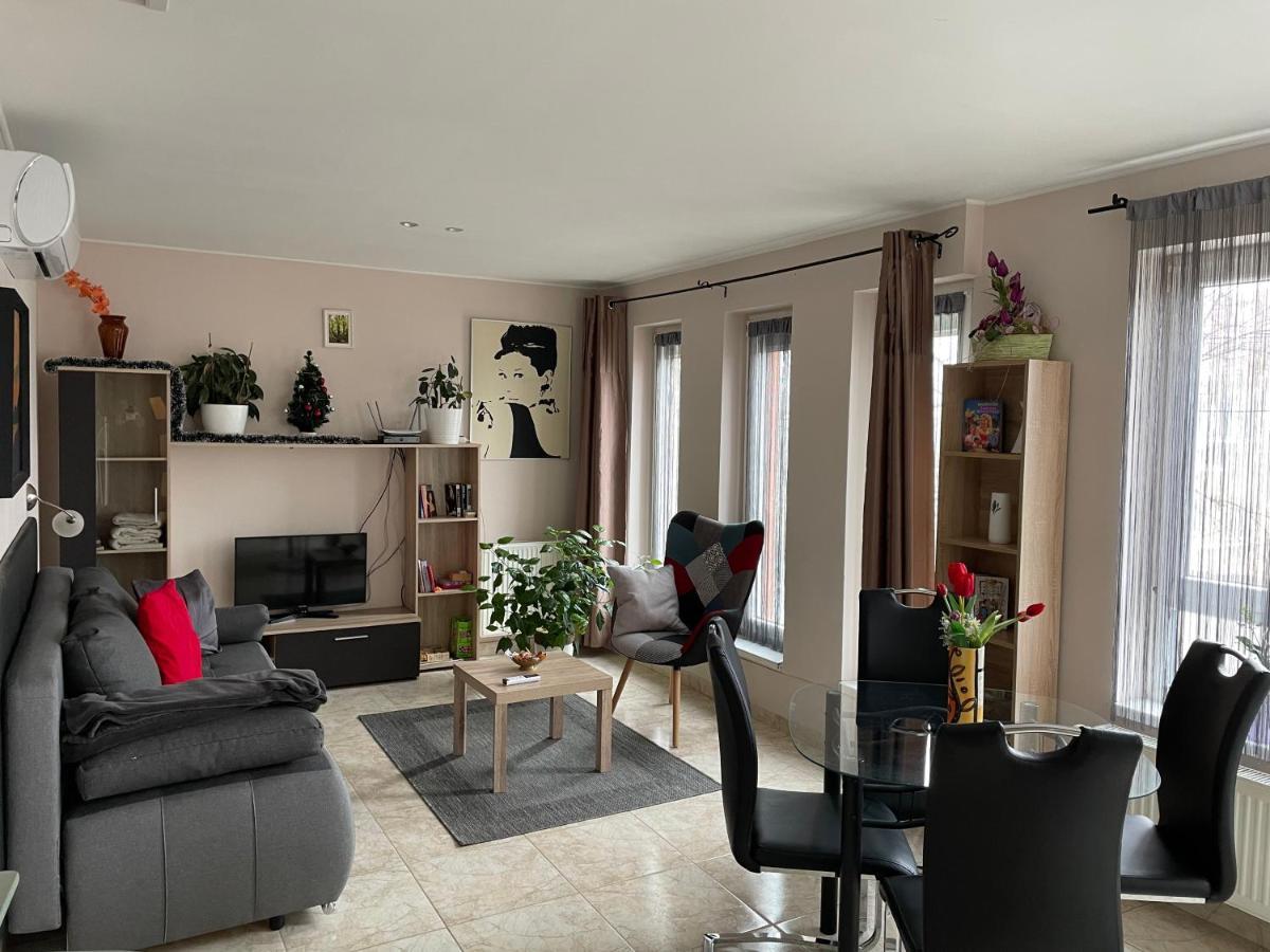 Nyil Apartman Wellnes Дебрецен Екстер'єр фото